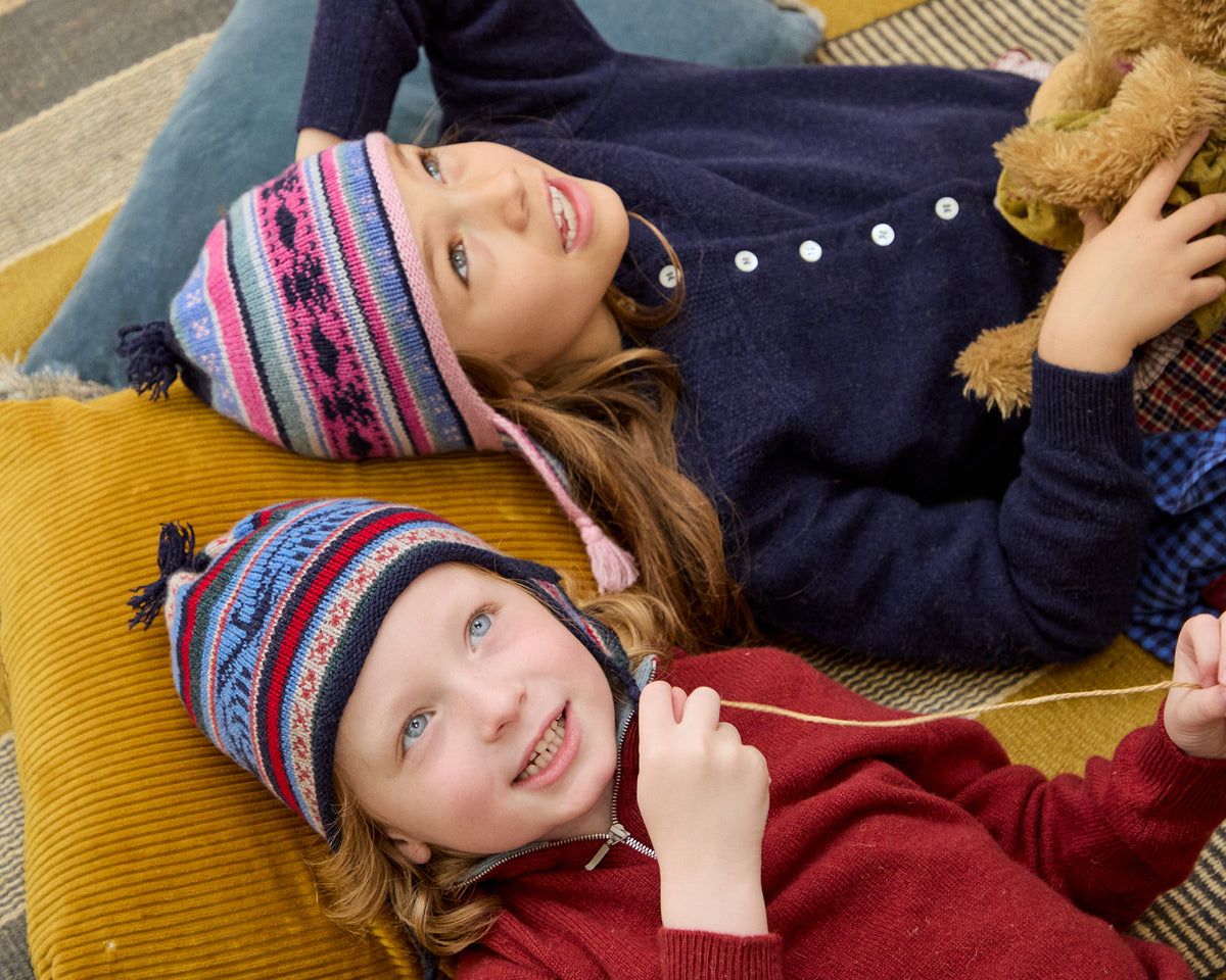 CHILDREN'S KNITWEAR & CLOTHING