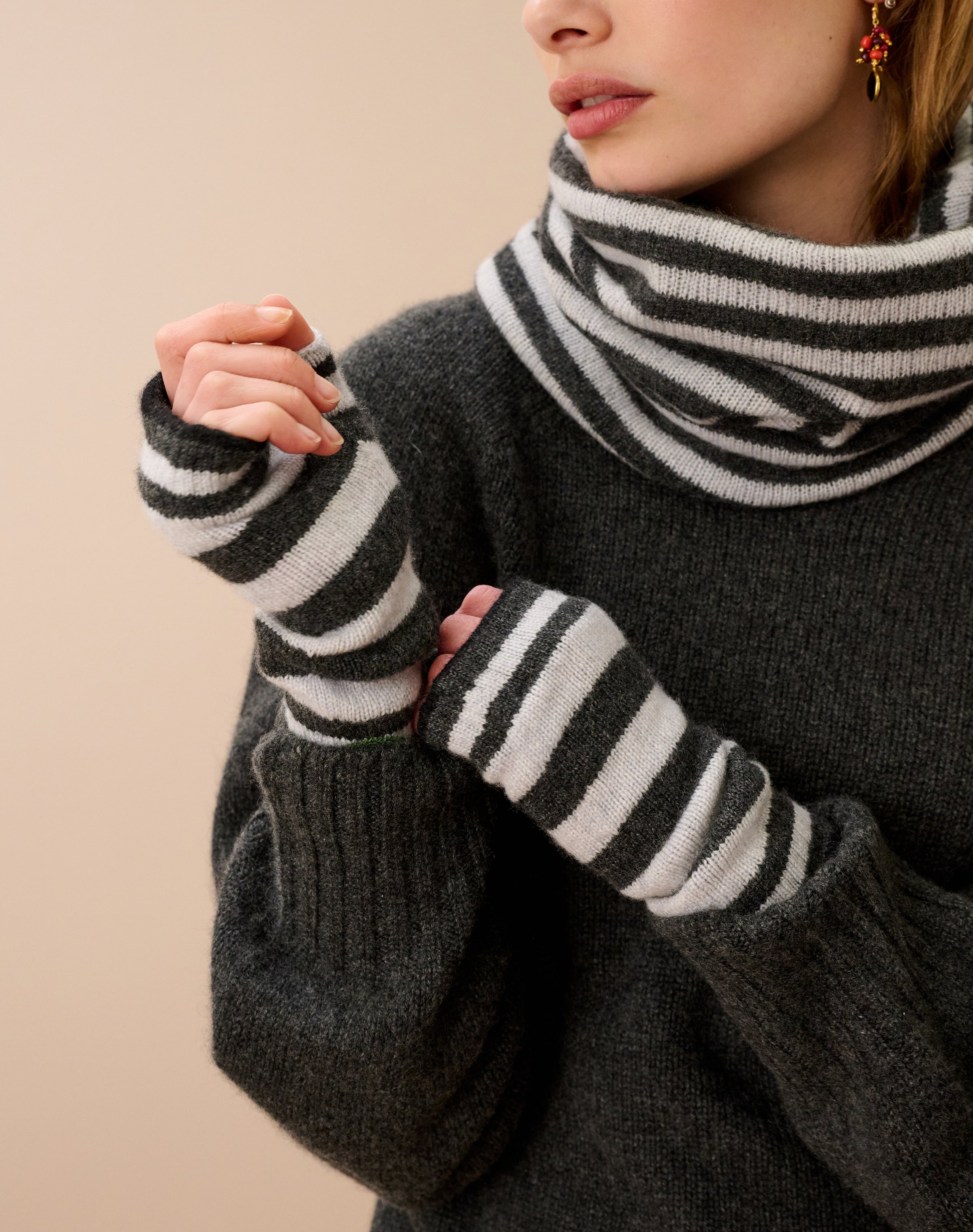 Cashmere Two Tone Stripe Wristwarmers