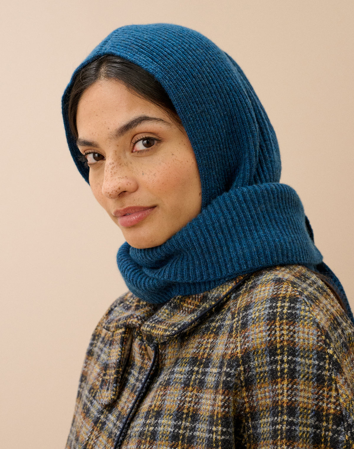Cashmere Ribbed Hooded Scarf