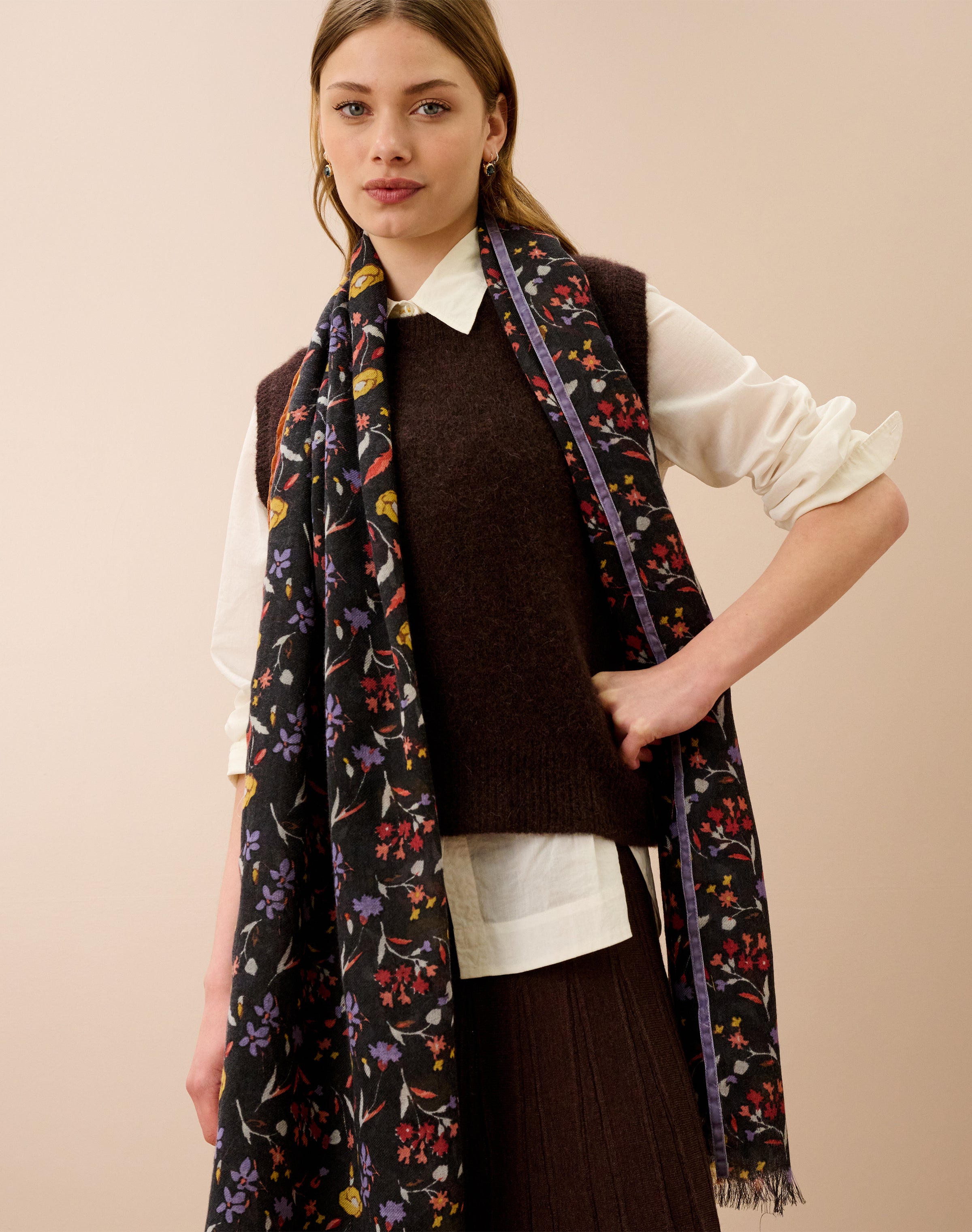 Velvet Trim Botanic Wool Stole
