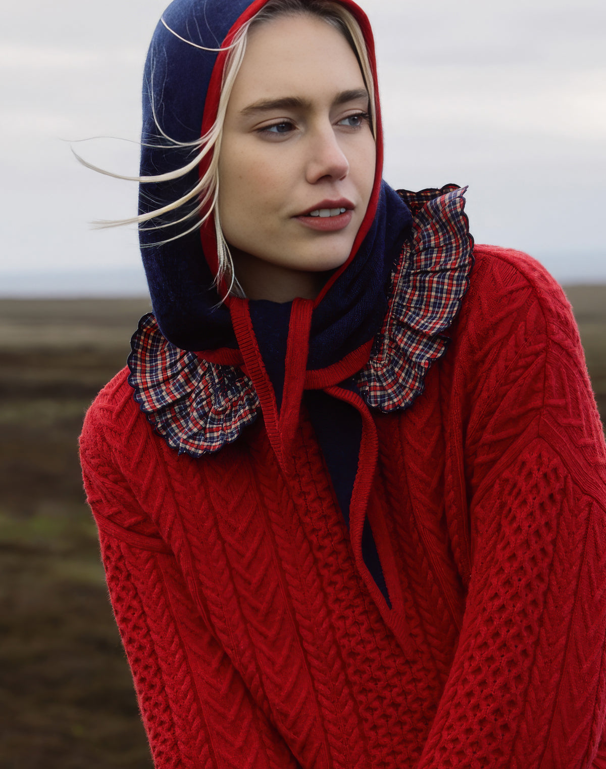 Supersoft Lambswool Hooded Neck Tie
