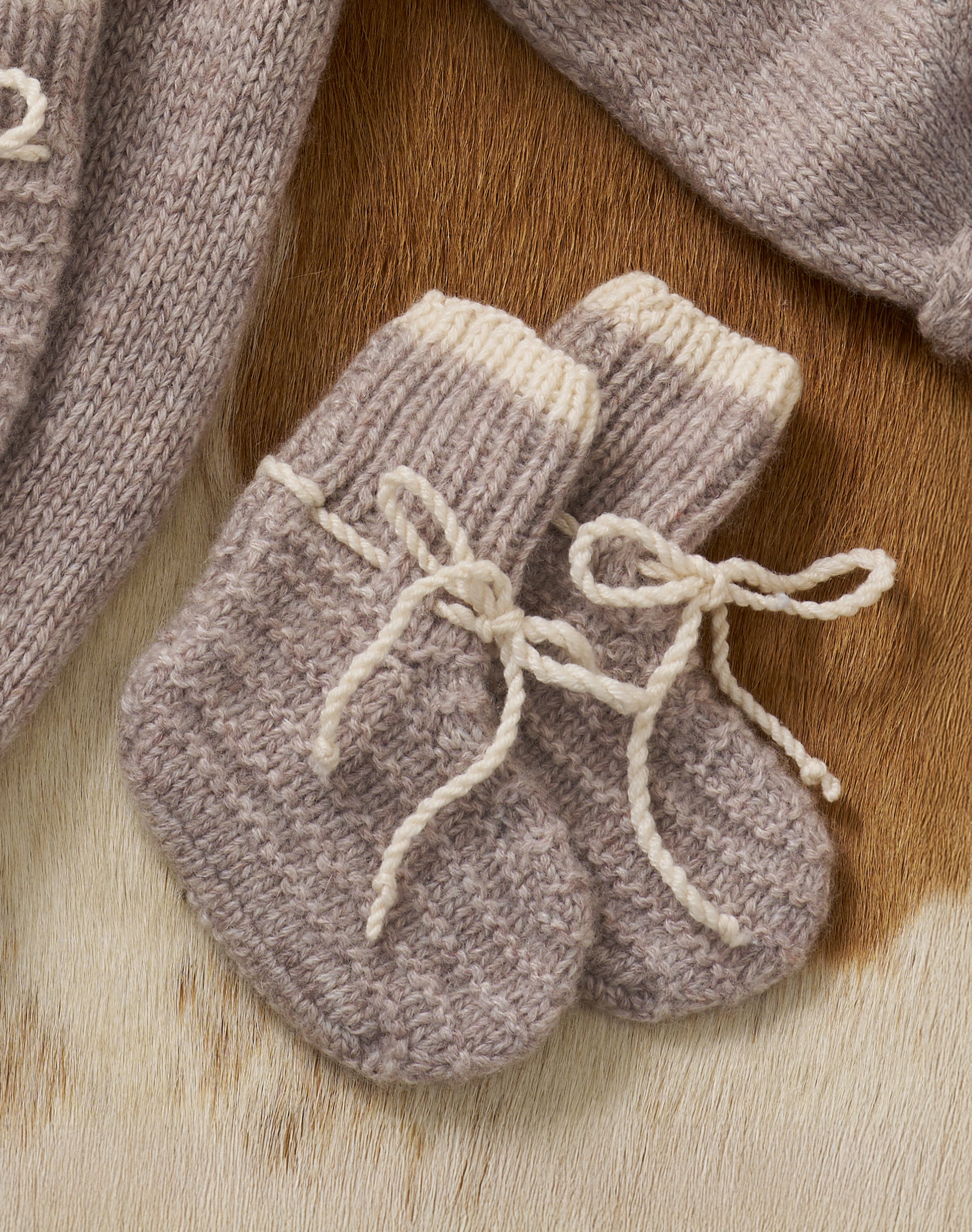 Cashmere Hand Knit Bootees