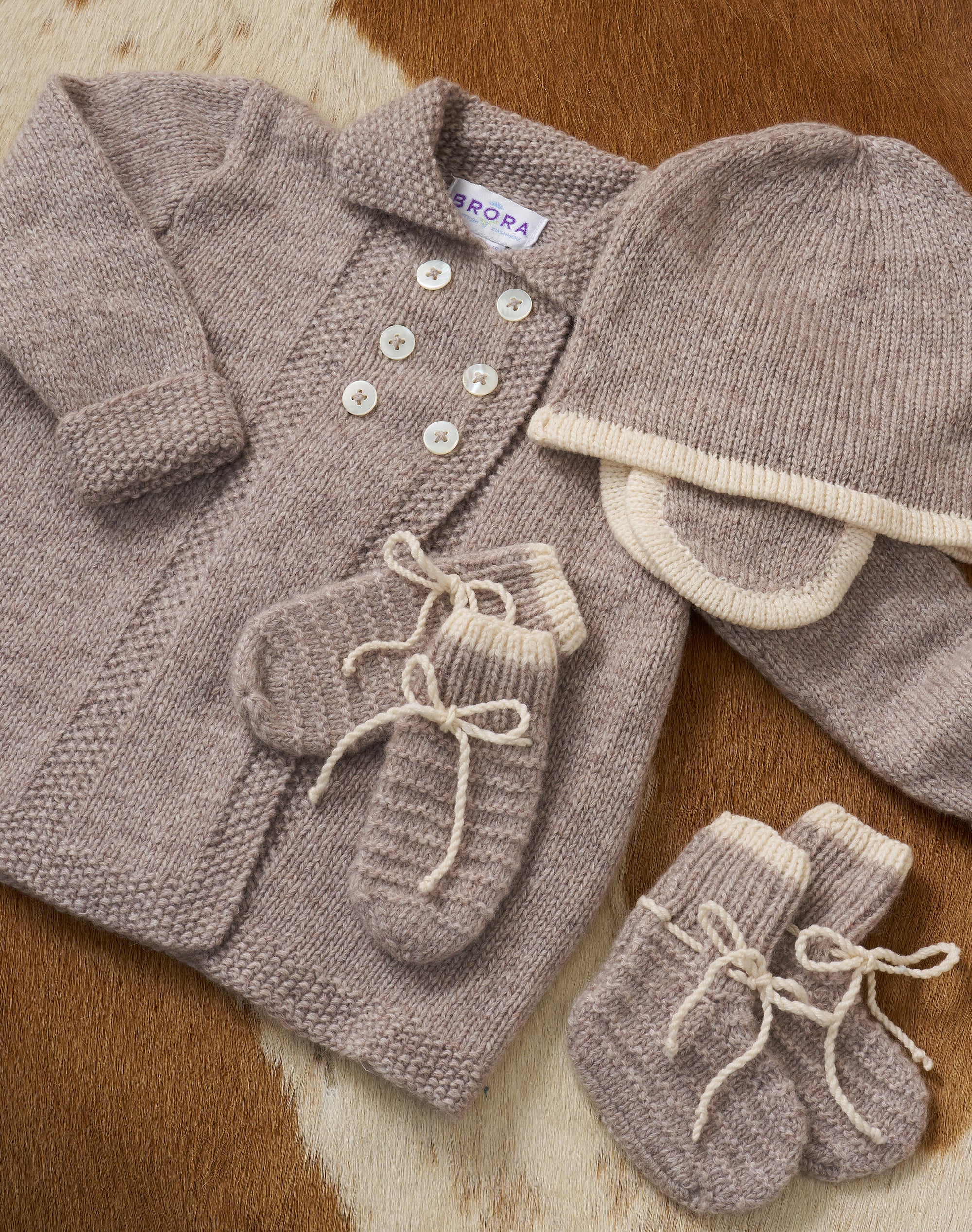 Cashmere Hand Knit Bootees