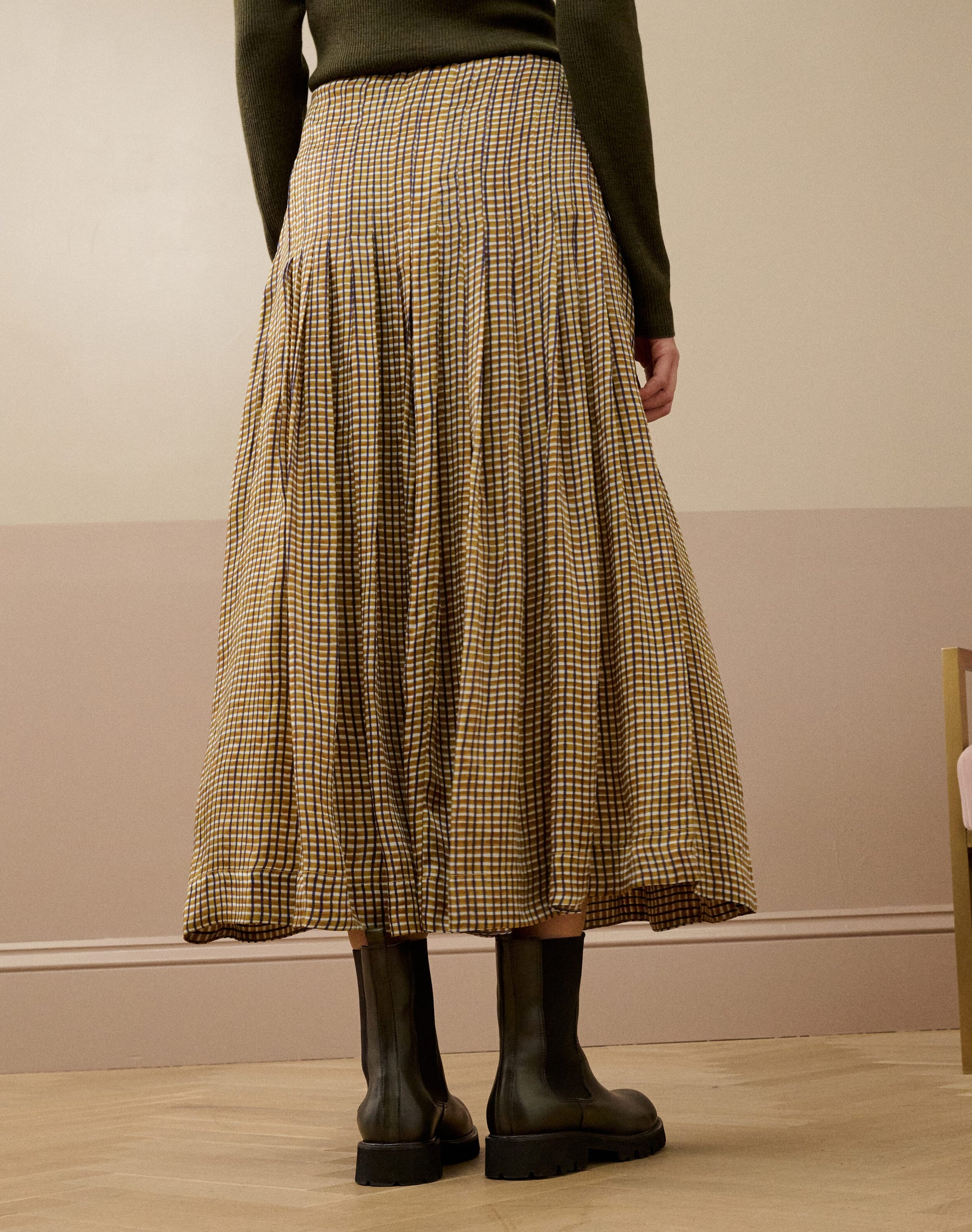 Graphic Check Pleated Skirt