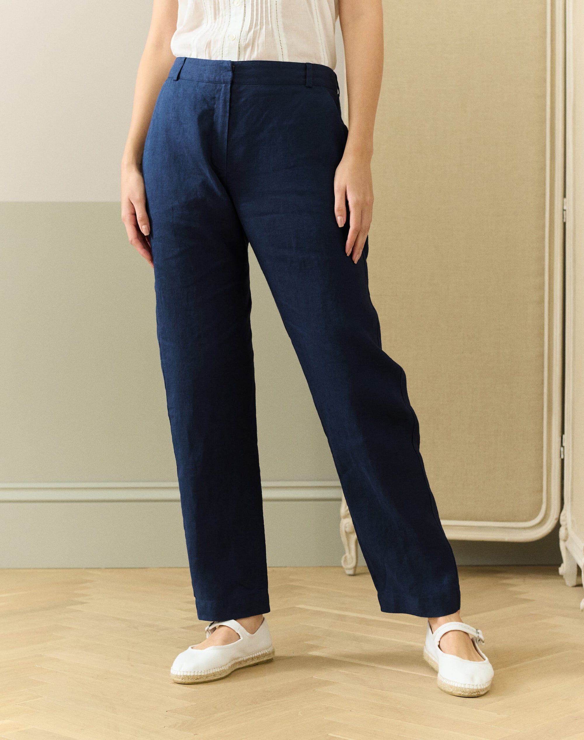Linen Tapered Trousers