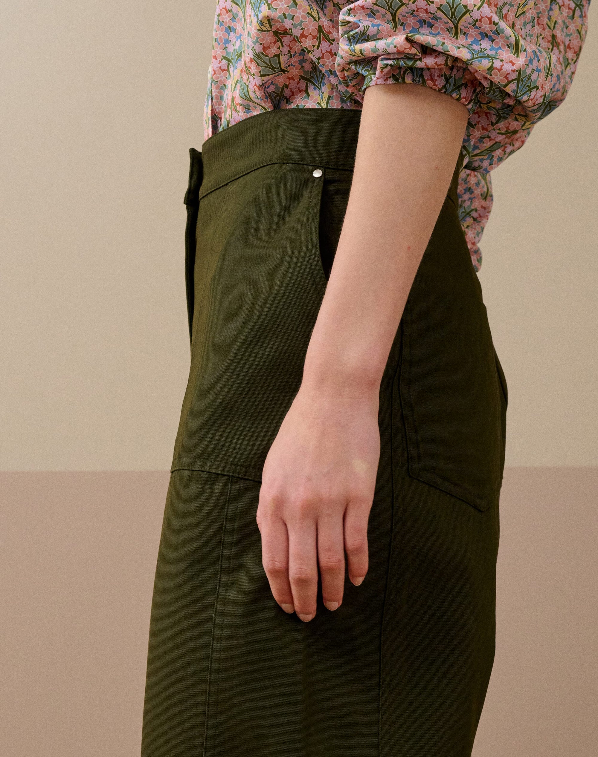 Cotton Canvas Barrel Leg Trousers