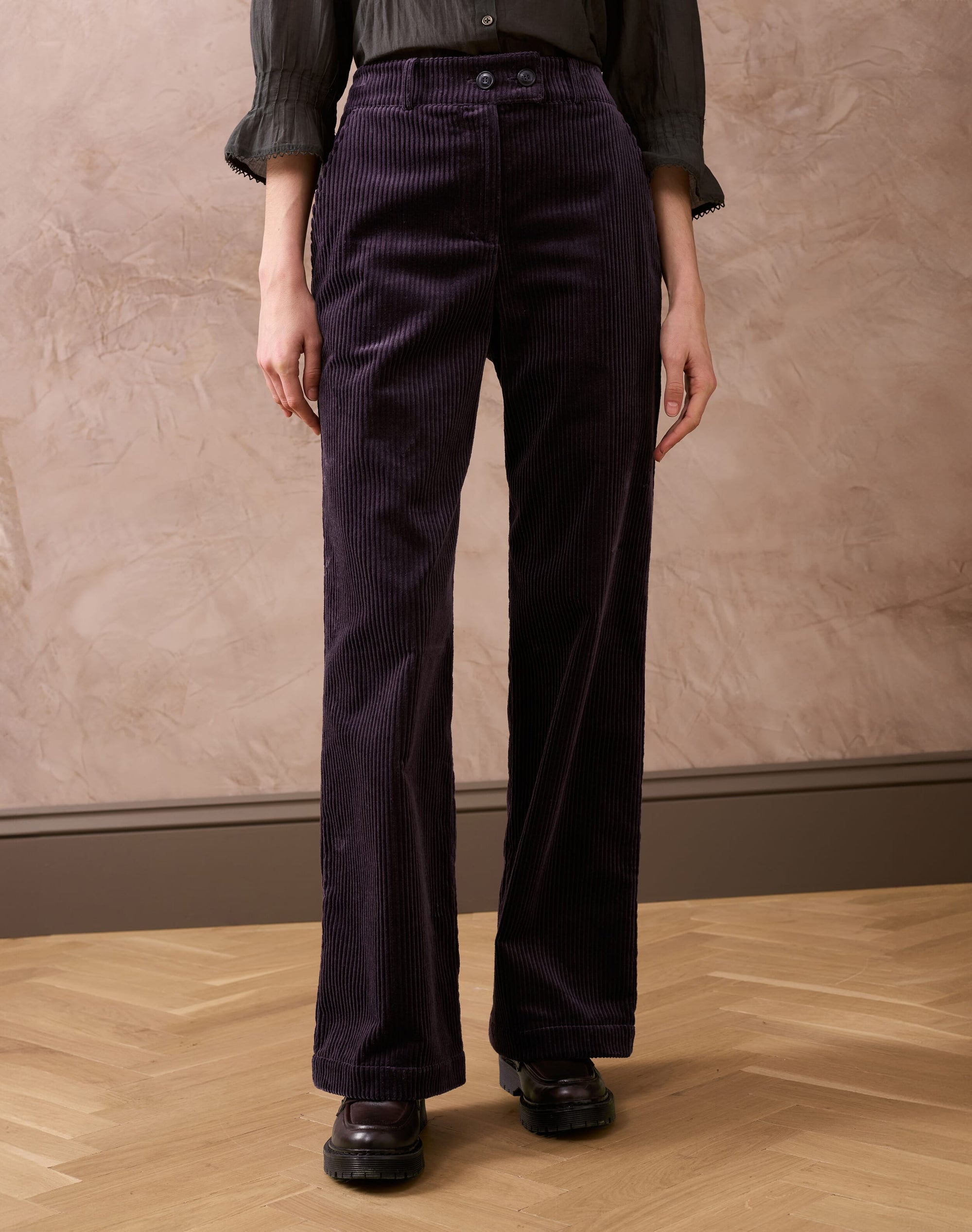 Jumbo Cord Trousers