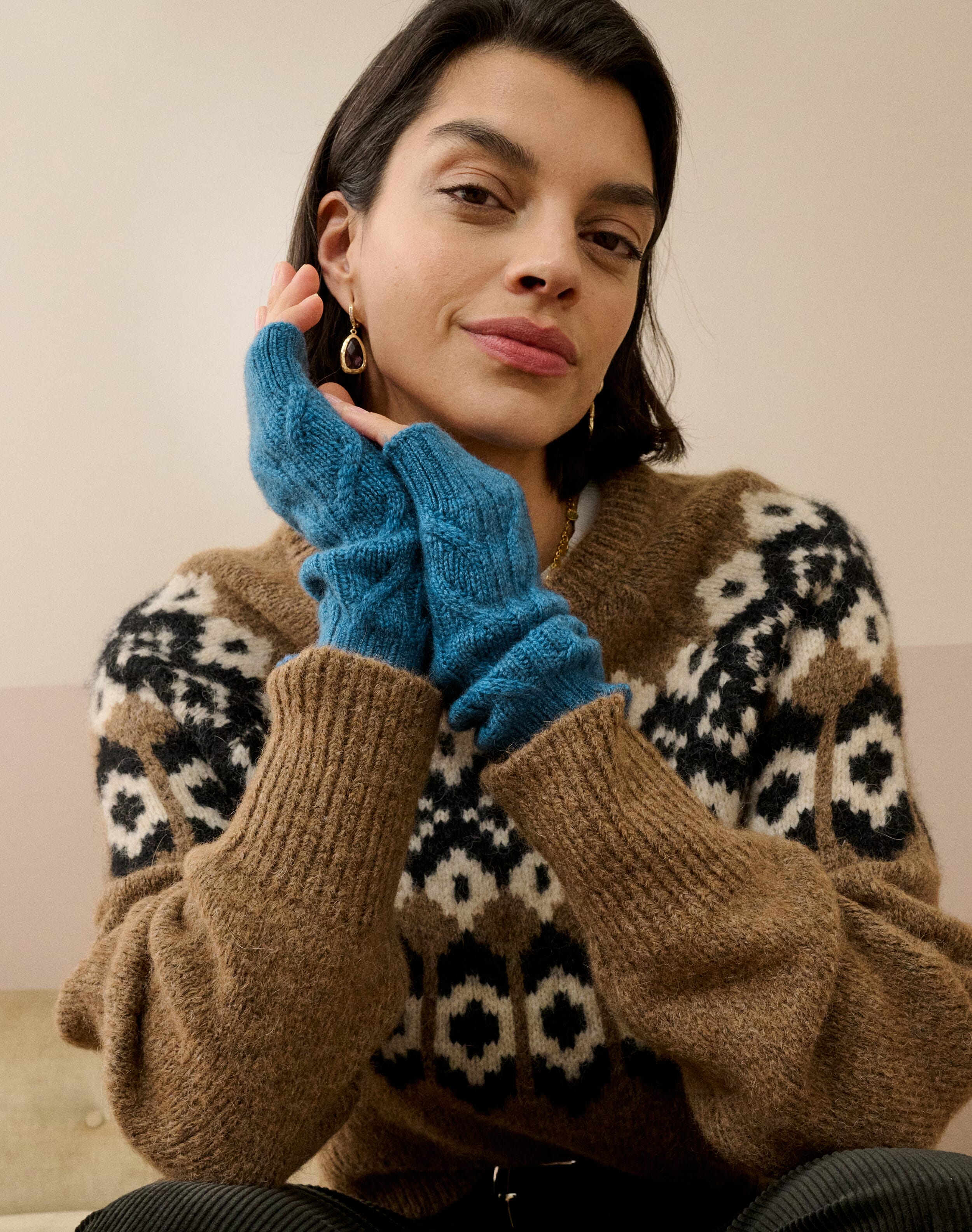 Women's Cashmere Cable Wristwarmers