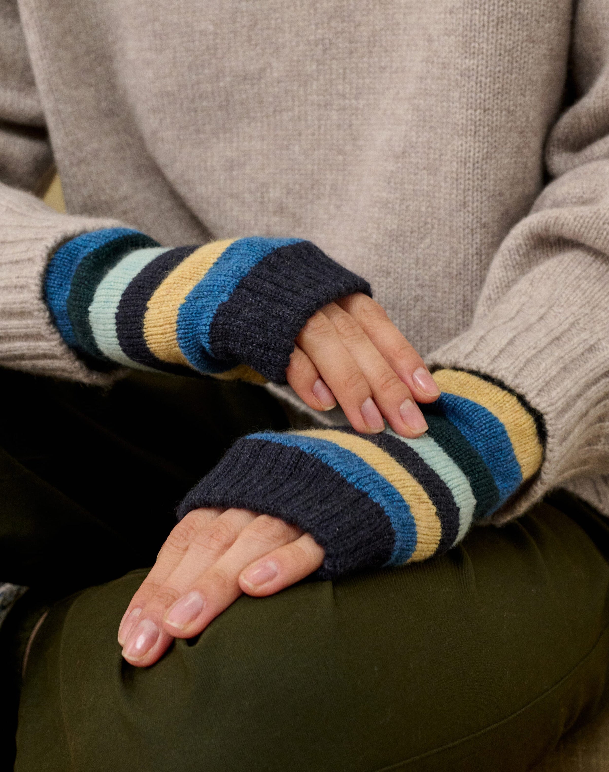 Women's Cashmere Stripe Wristwarmers