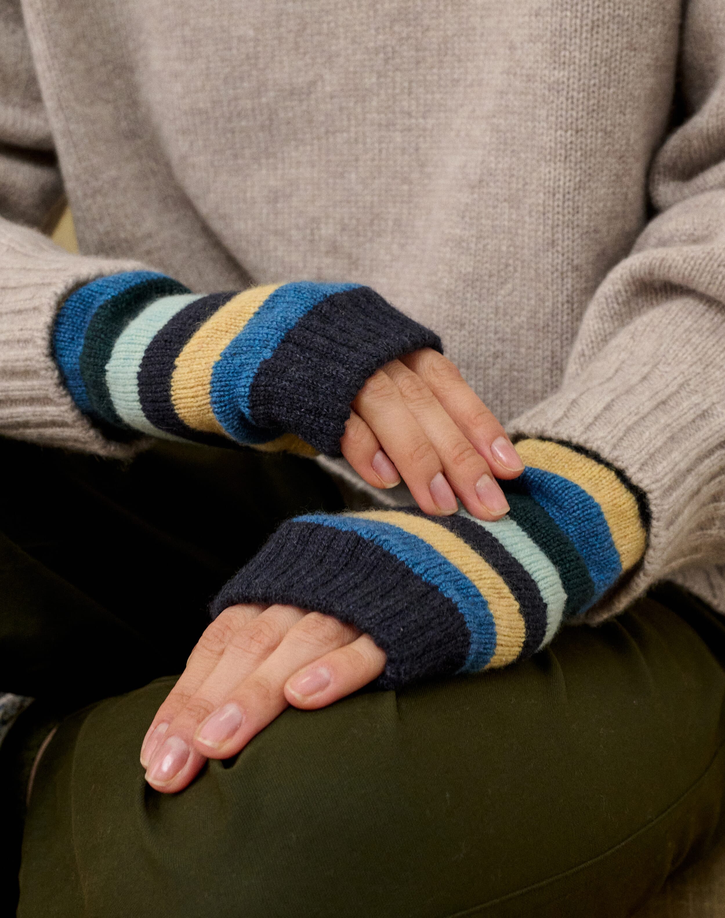 Women's Cashmere Stripe Wristwarmers