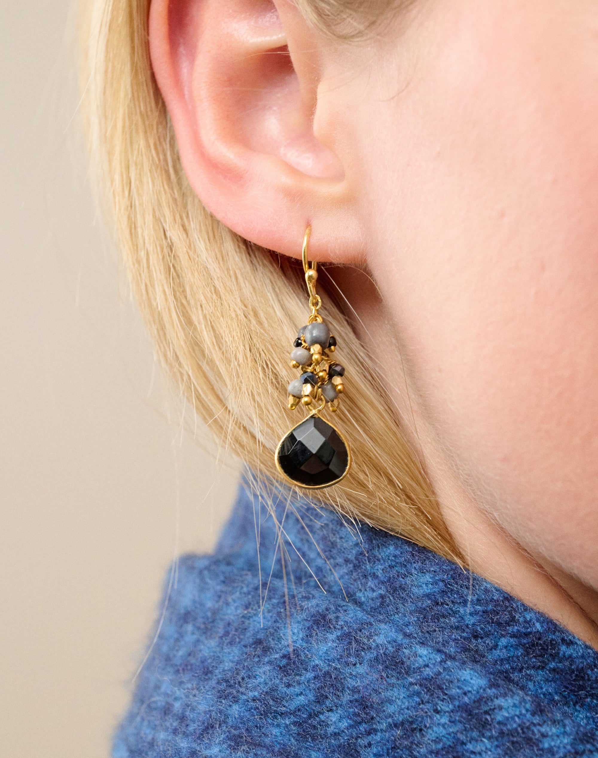 Cluster Beads Onyx Pendant Earrings