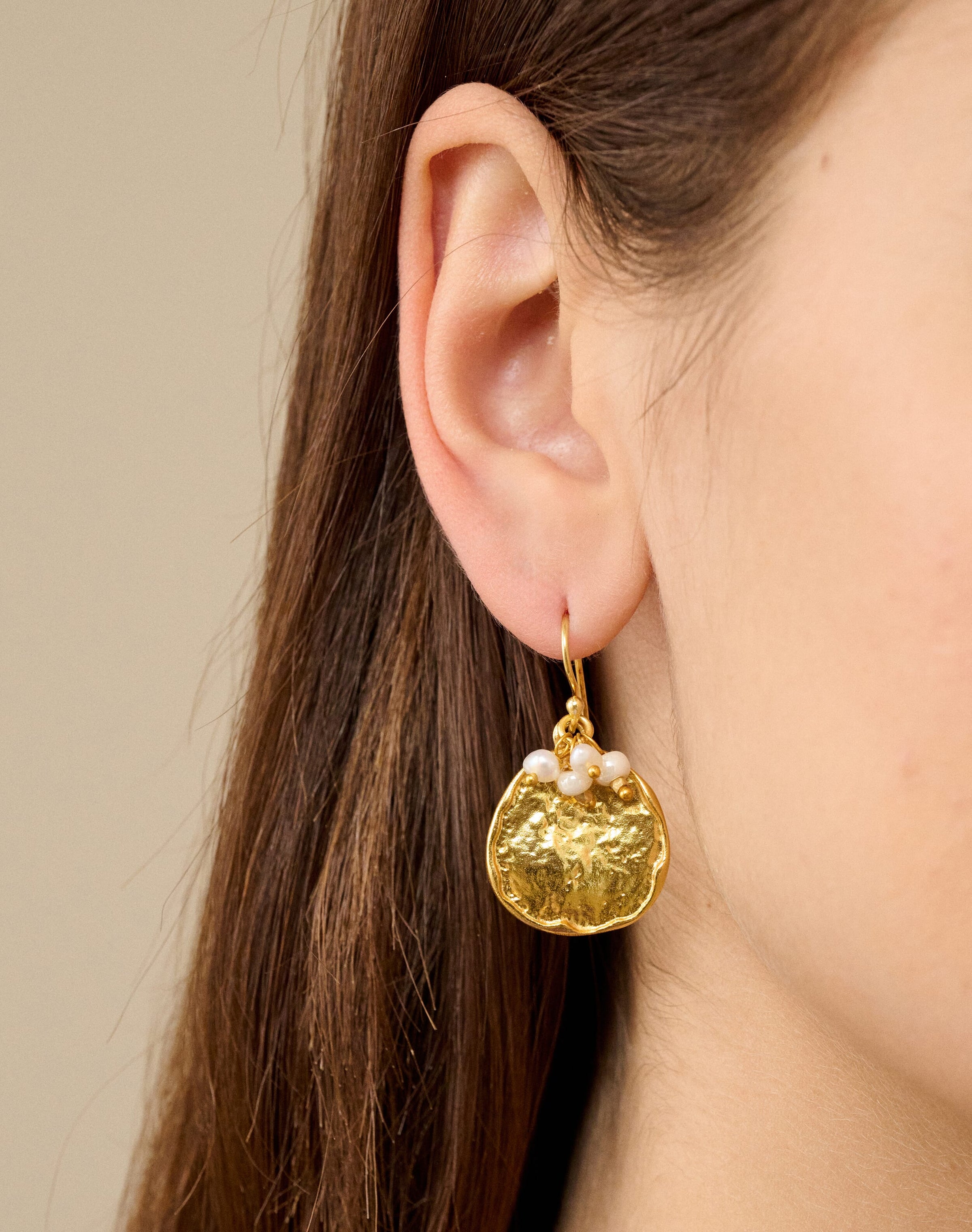 Gold Hammered Disc & Pearl Earrings