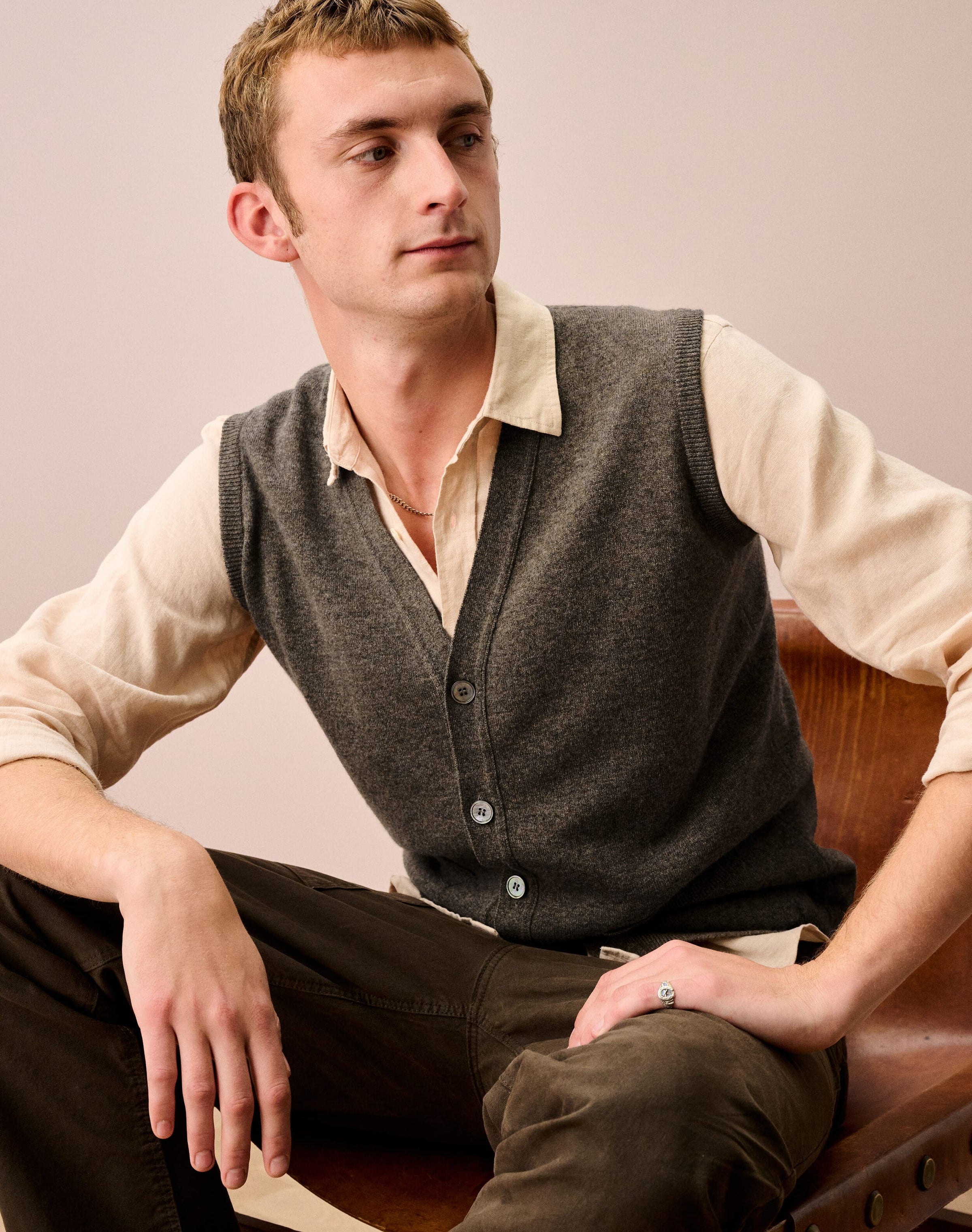 Cashmere Sleeveless Cardigan