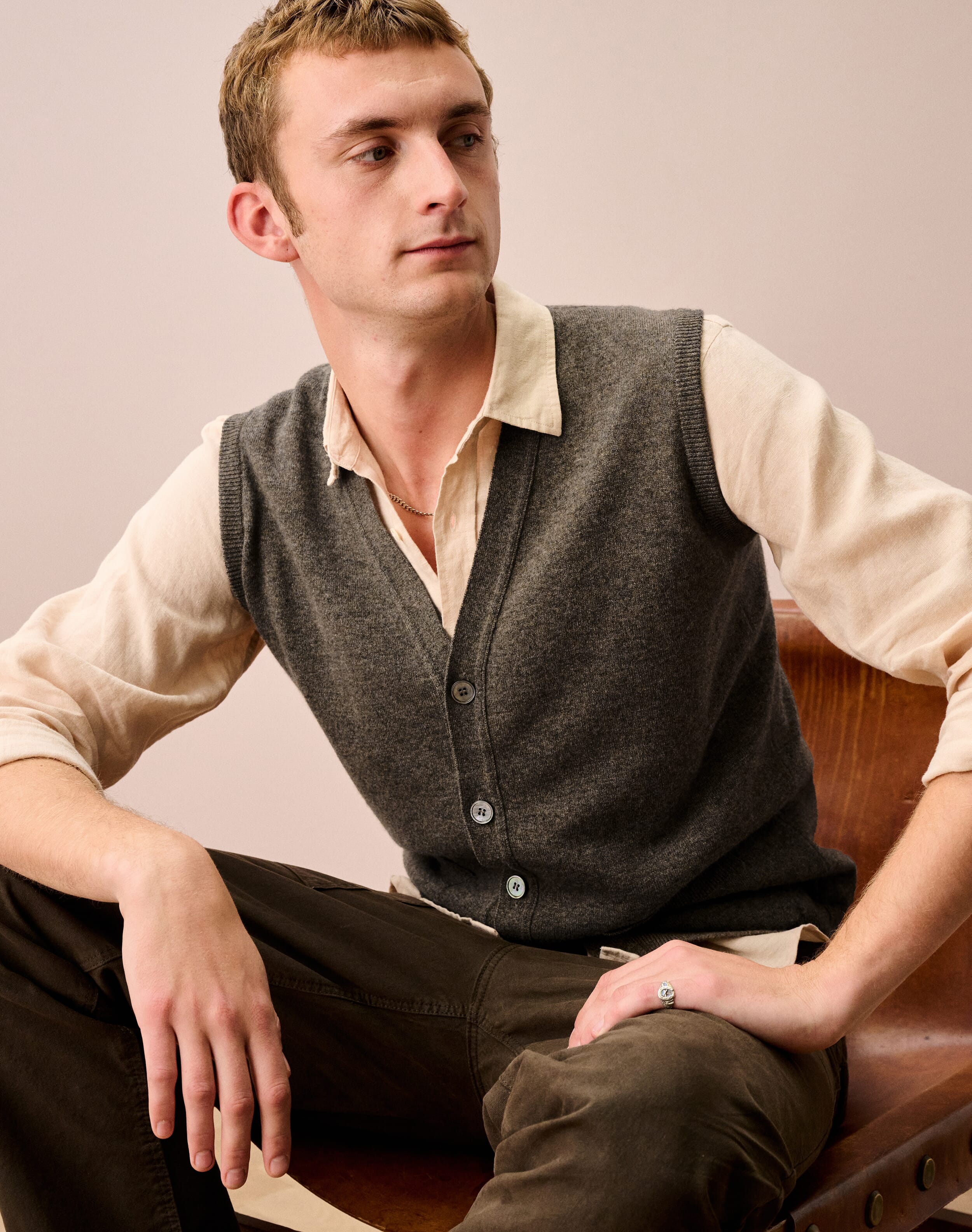 Cashmere Sleeveless Cardigan