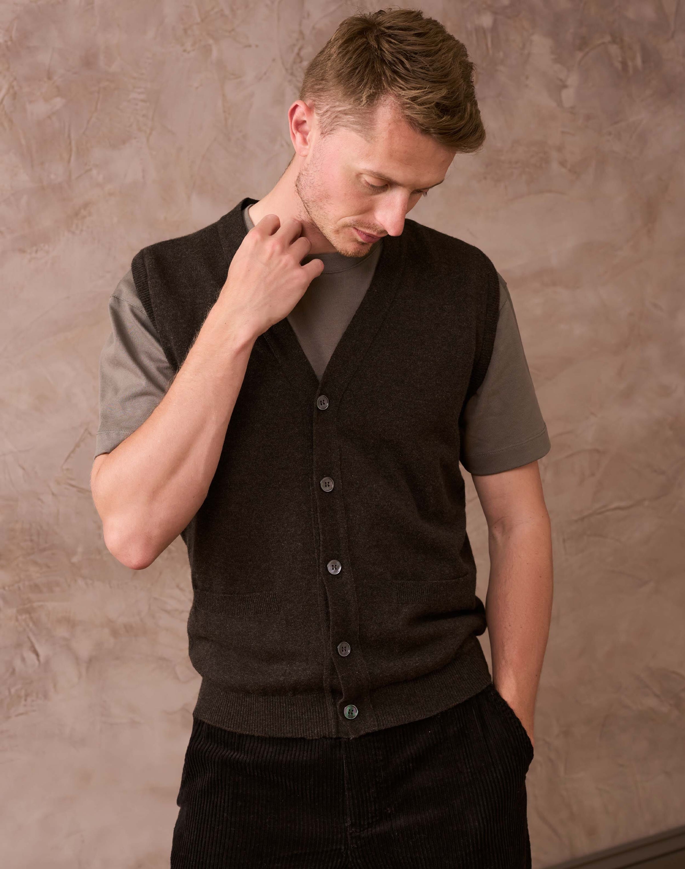 Cashmere Sleeveless Cardigan