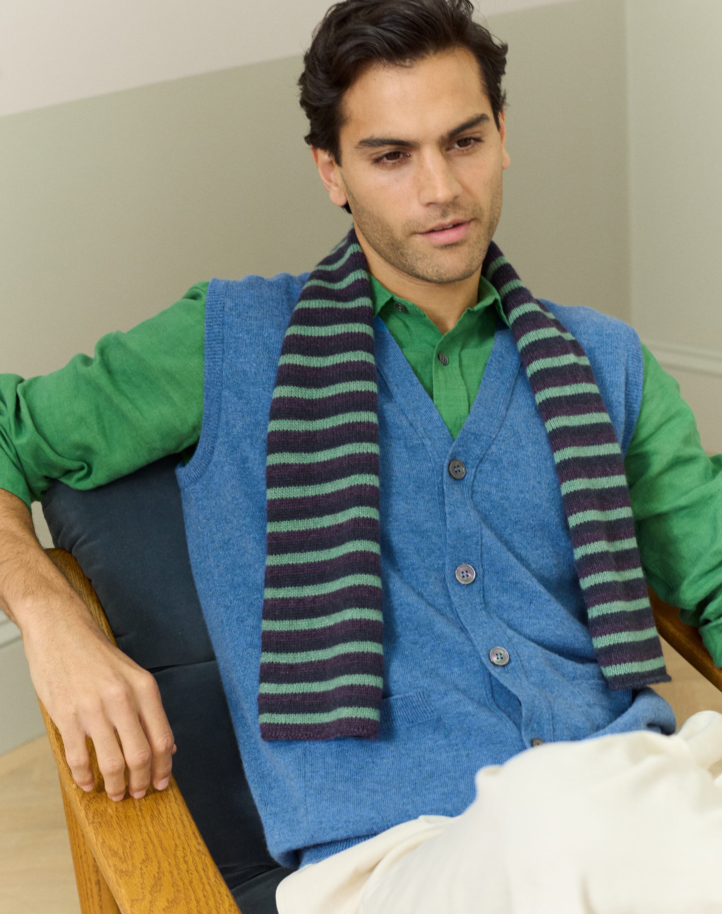 Cashmere Sleeveless Cardigan