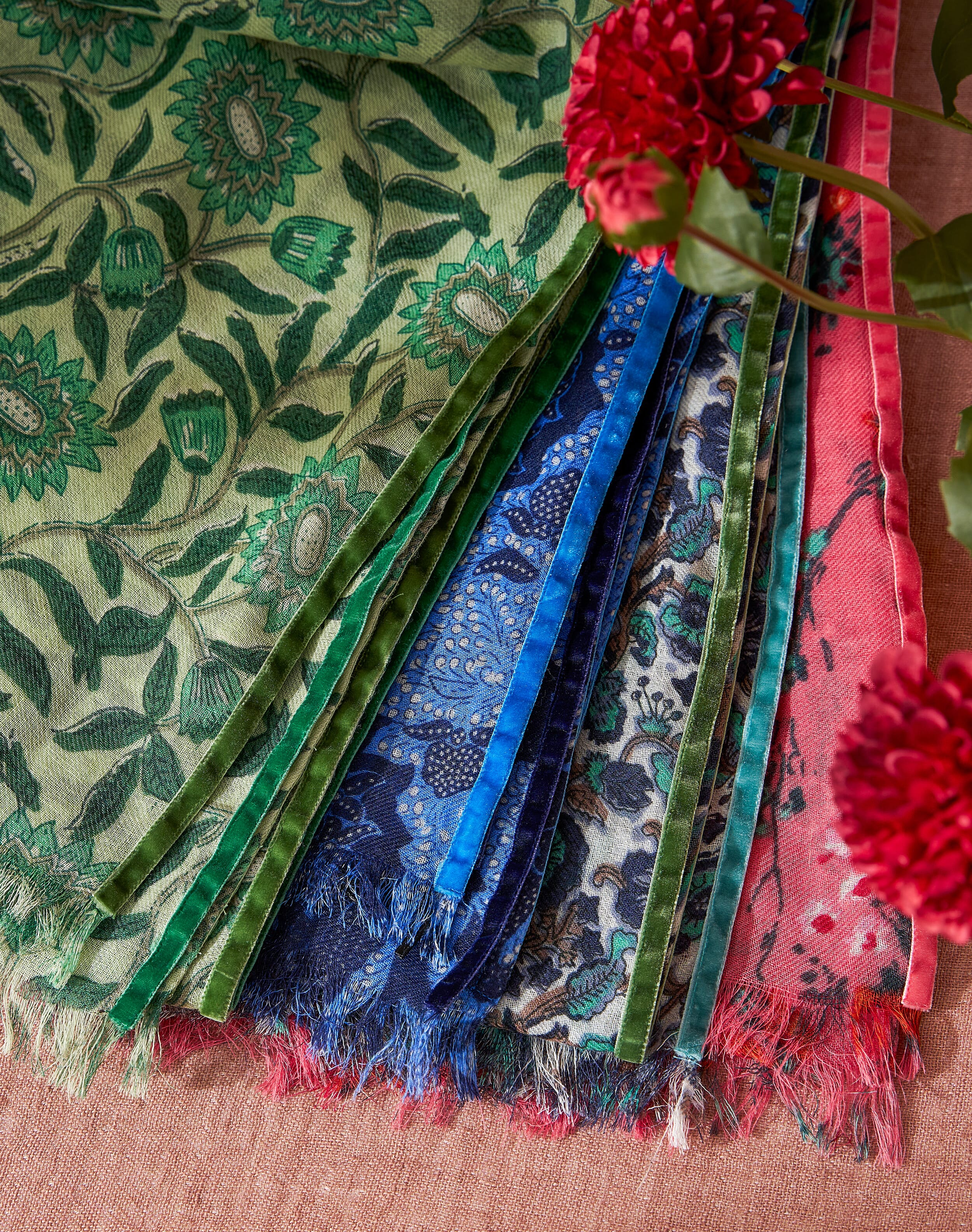 Velvet Trim Botanic Wool Stole
