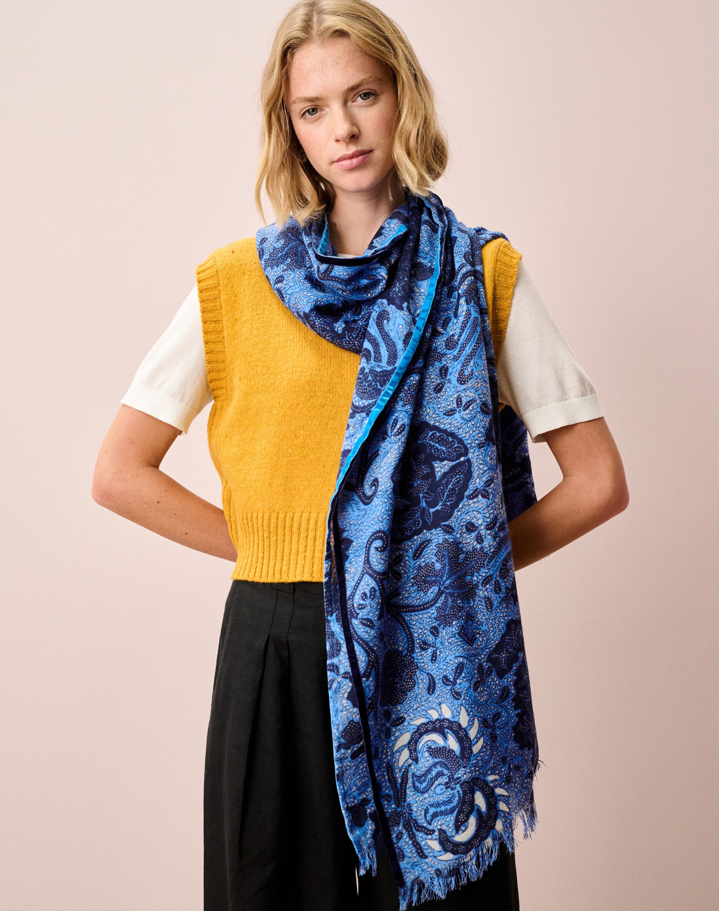 Velvet Trim Botanic Wool Stole