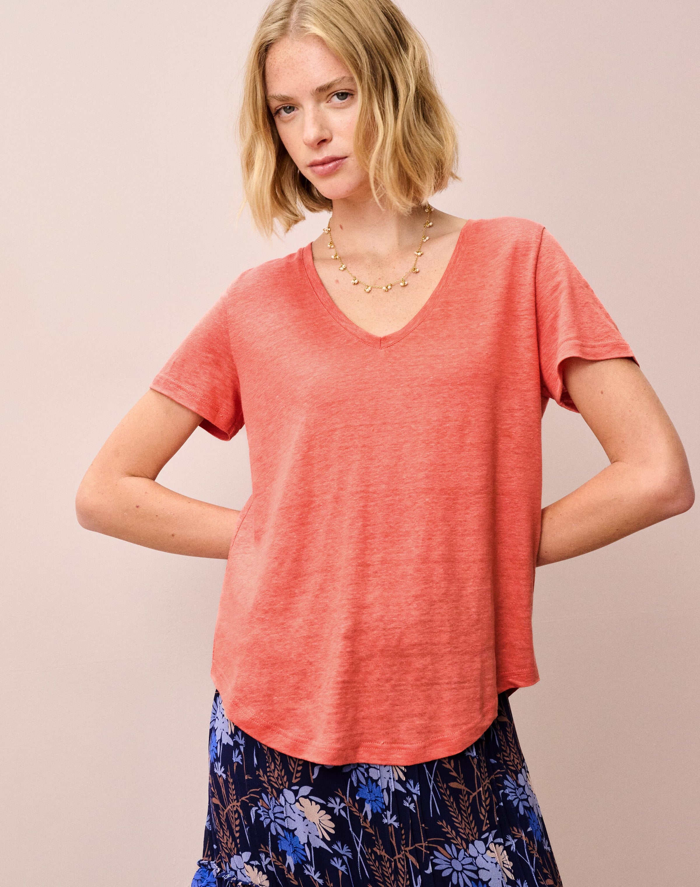 Linen Knit V Neck T-Shirt