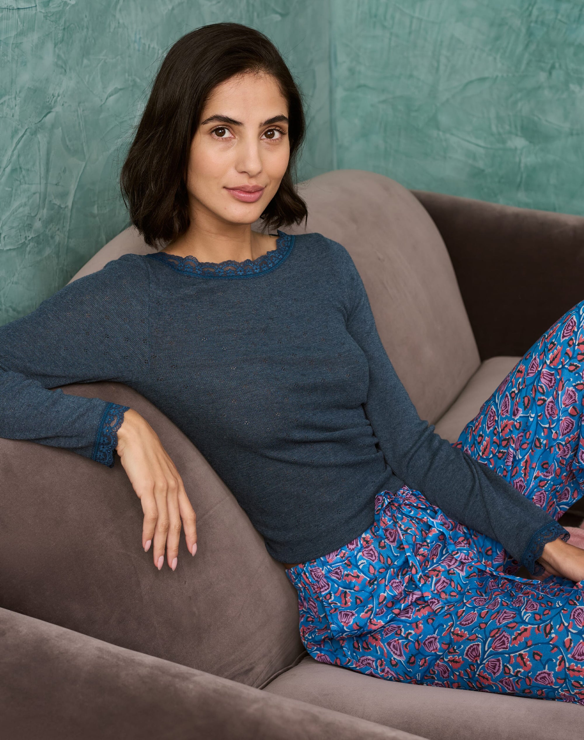 Lace Trim Scoop Neck