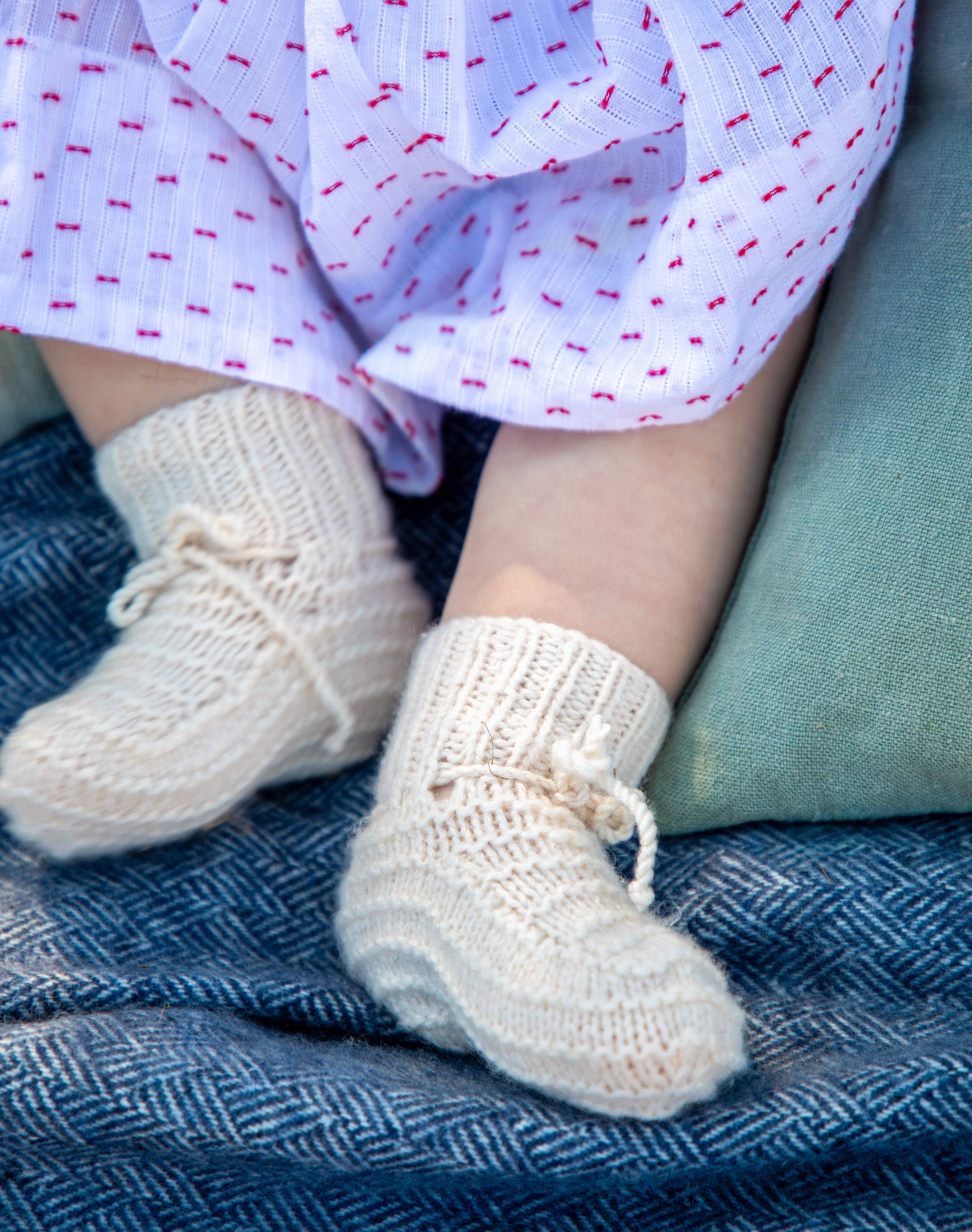 Cashmere Hand Knit Bootees
