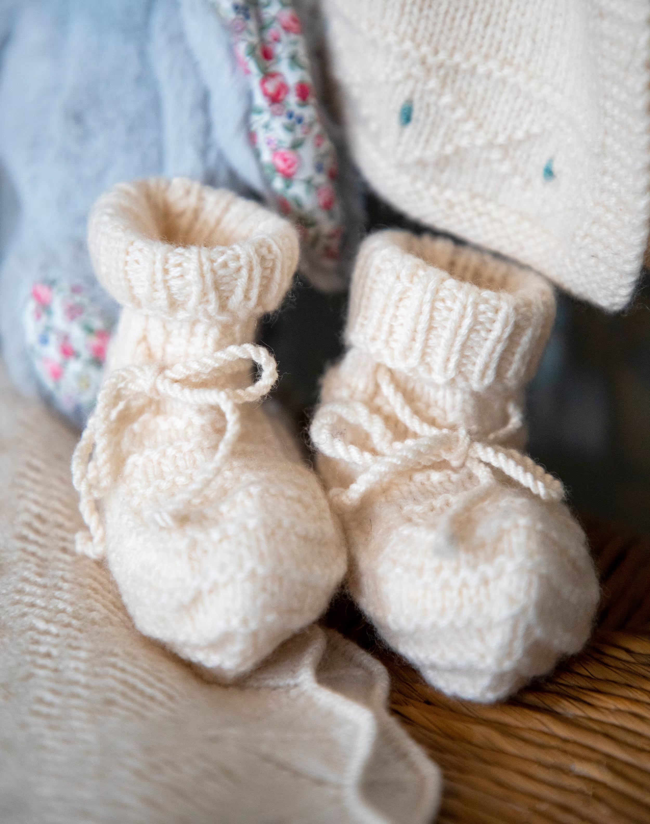 Cashmere Hand Knit Bootees