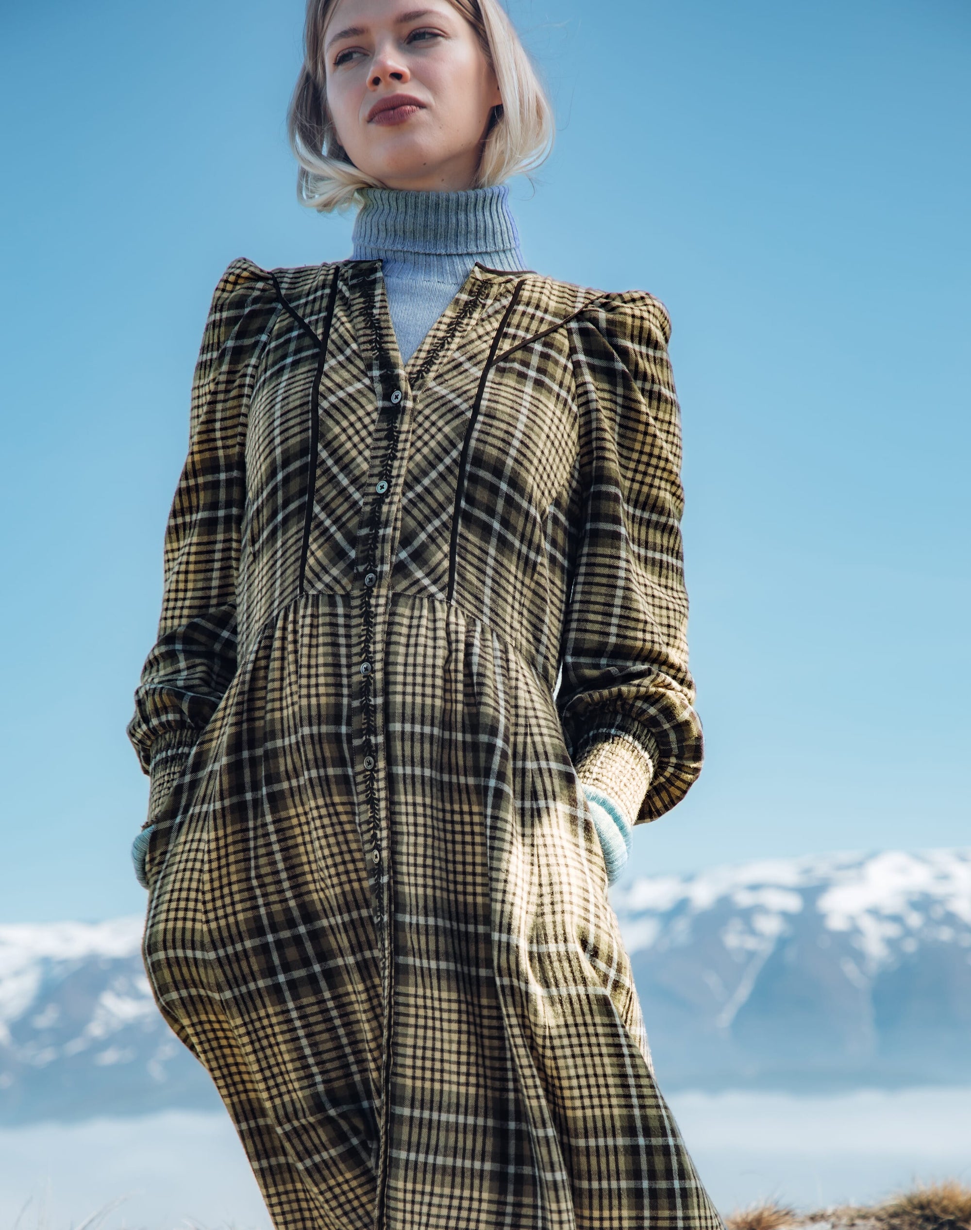 Cashmere Boxy Polo Neck