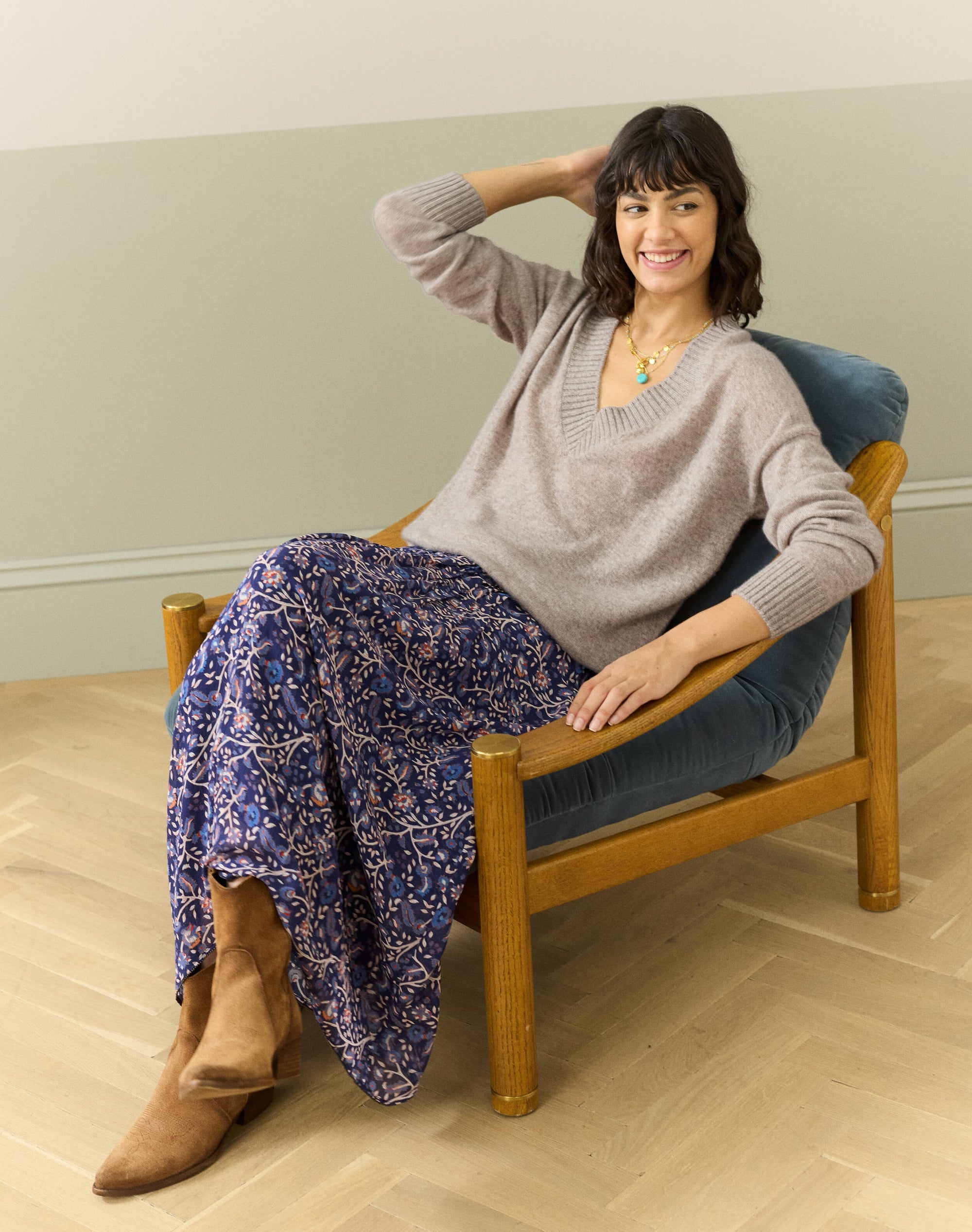 Cashmere Gauzy V Neck Jumper